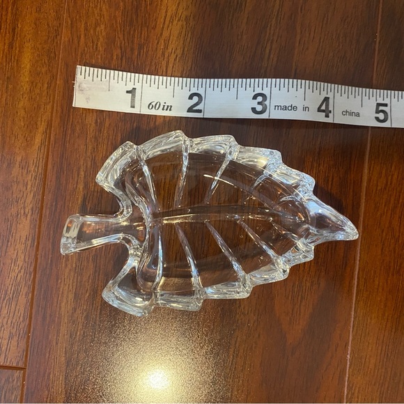Crystal Clear Lead Fall vibes Leaf-Shaped Dish 4” - Picture 7 of 8